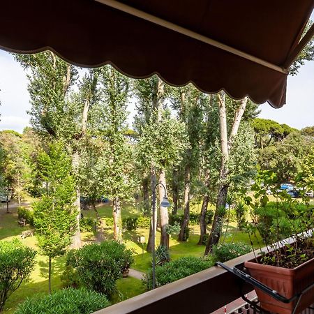 Apartamento La Casa Nel Parco Viareggio Exterior foto